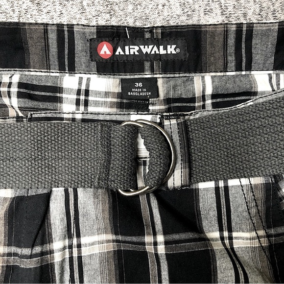 Airwalk™️ Plaid Men’s Skateboarding Cargo Board Shorts NEW with Tags Size 36 - Picture 2 of 8
